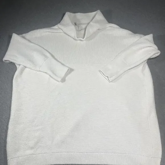 Free People Ottoman Slouchy White Turtleneck Sweater Woman's Medium RN: 66170 - Picture 8 of 9